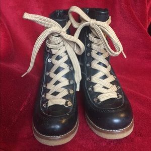 Leather black lace up ankle boots.